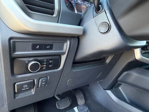 Used 2024 Ford Expedition Max XLT image 24