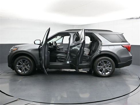 New 2026 Ford Explorer Active w/ Active Comfort Package image 35