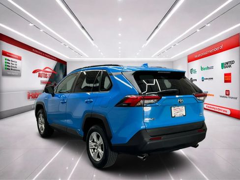 Used 2021 Toyota RAV4 LE AWD/4WD image 5