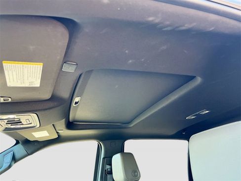 Used 2022 Chevrolet Silverado 1500 ZR2 w/ Technology Package image 22