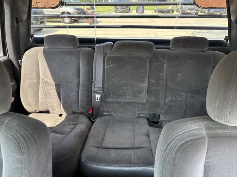 Used 2005 Chevrolet Silverado 3500 LS w/ Heavy-Duty Power Package AWD/4WD image 12