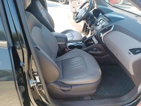 Used 2011 Hyundai Tucson Limited FWD image 19