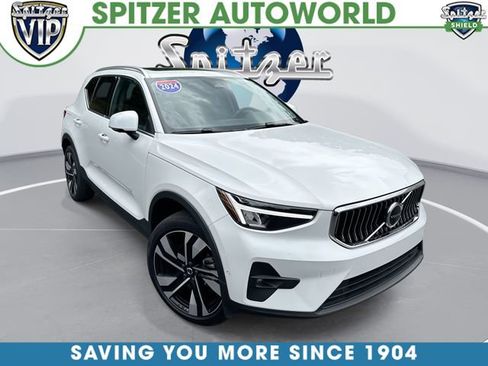 Used 2024 Volvo XC40 B5 Plus w/ Climate Package AWD/4WD image 1