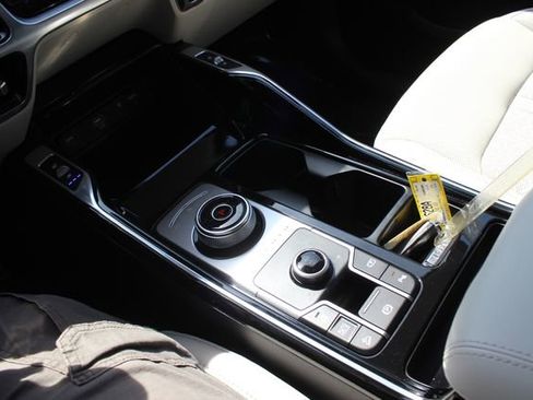 Certified 2023 Kia Sorento SX Prestige AWD/4WD image 13