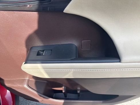 Used 2020 Toyota Highlander Limited image 15