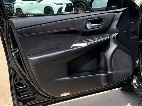 Used 2017 Toyota Camry XSE w/ Moonroof Package FWD image 22