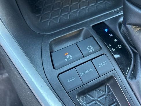 Used 2023 Toyota RAV4 XLE image 21