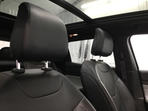 Used 2023 Jeep Compass Latitude w/ Sun and Sound Group AWD/4WD image 22