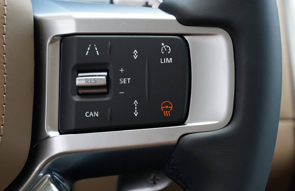 New 2026 Land Rover Discovery Limited Edition AWD/4WD image 17