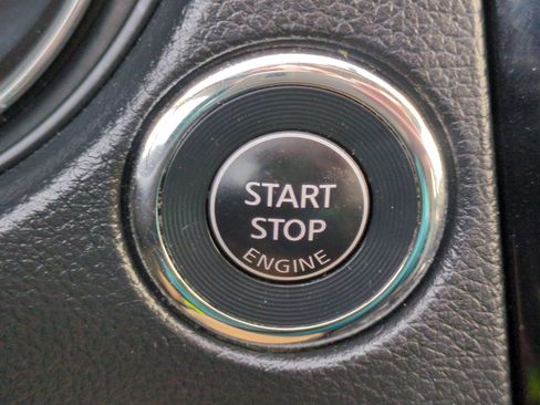 Used 2017 Nissan Rogue SV image 21