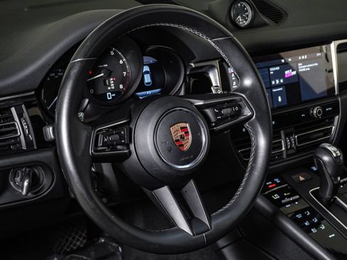 Used 2022 Porsche Macan AWD/4WD image 18