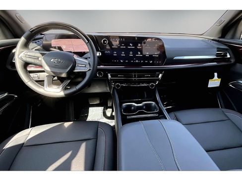 New 2026 Chevrolet Traverse Z71 w/ Enhanced Driving Package AWD/4WD image 5