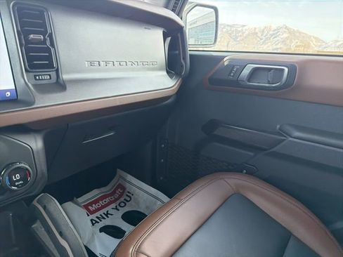 New 2024 Ford Bronco Outer Banks w/ Sasquatch Package AWD/4WD image 25