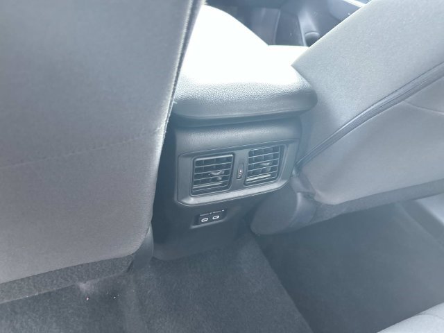 Used 2025 Toyota RAV4 XLE AWD/4WD image 17