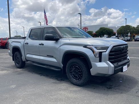 New 2026 Toyota Tundra SR5 AWD/4WD image 3