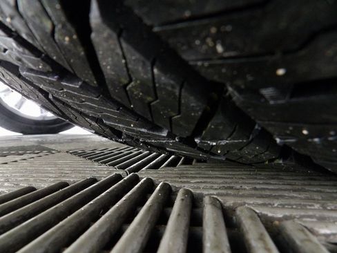 Used 2023 Chevrolet Silverado 1500 High Country w/ Technology Package image 8