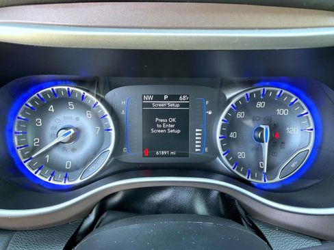 Used 2023 Chrysler Voyager LX FWD image 12