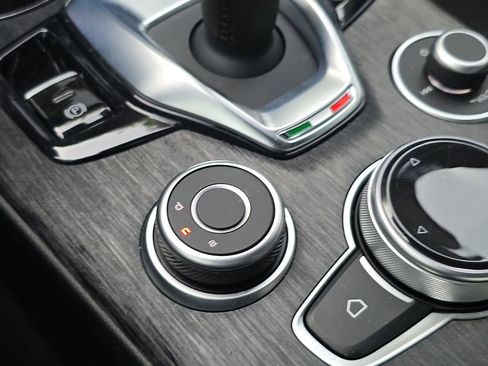 Used 2024 Alfa Romeo Giulia Sprint image 29