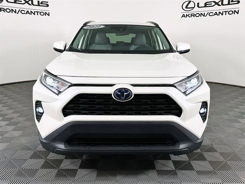 Used 2021 Toyota RAV4 XLE Premium image 2