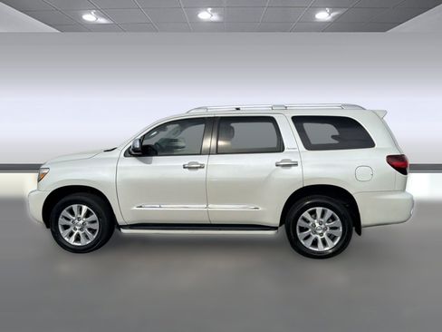 Used 2019 Toyota Sequoia Platinum AWD/4WD image 2