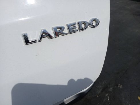 Used 2018 Jeep Grand Cherokee Laredo AWD/4WD image 17