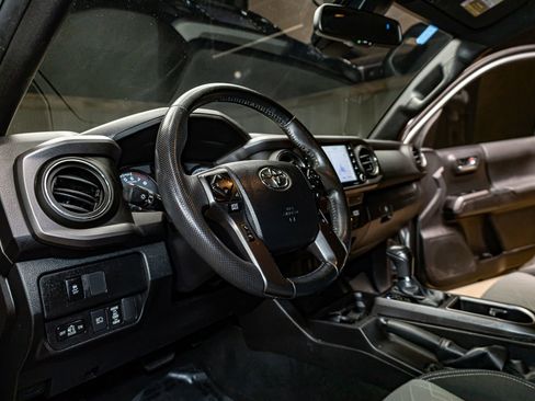 Used 2023 Toyota Tacoma TRD Sport image 11