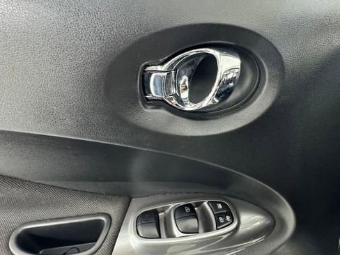 Used 2011 Nissan Juke SV FWD image 19