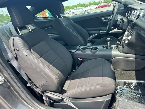 Used 2015 Ford Mustang Coupe RWD image 9