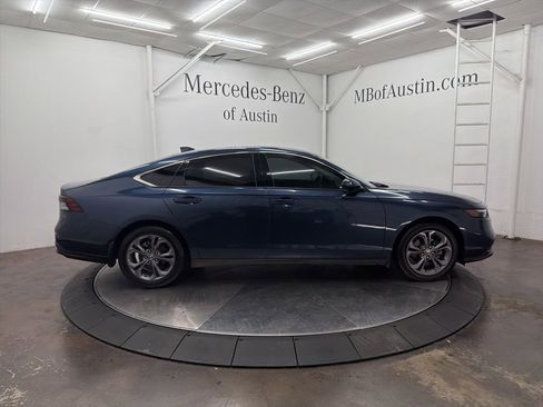 Used 2023 Honda Accord EX image 8