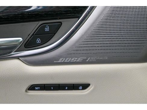 Used 2020 Cadillac XT6 Premium Luxury image 33