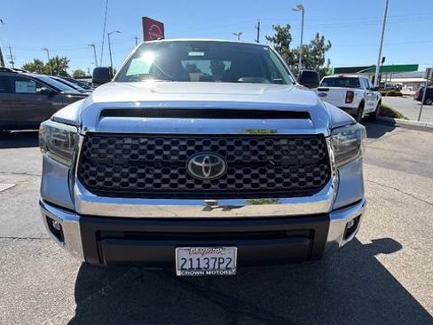 Used 2018 Toyota Tundra SR5 w/ TRD Off Road Package AWD/4WD image 8