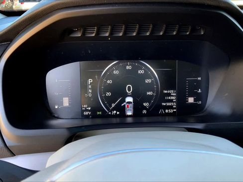 Used 2017 Volvo XC90 T5 Momentum w/ Vision Package FWD image 25