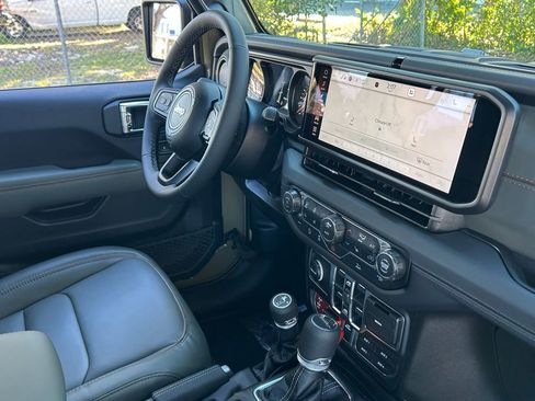 New 2026 Jeep Gladiator Mojave image 37