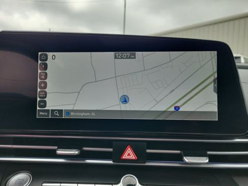 Used 2025 Hyundai Elantra Limited FWD image 17