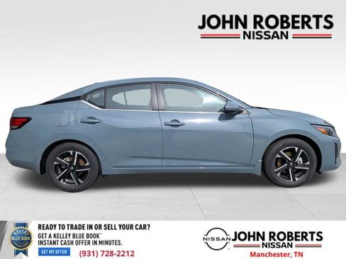 Certified 2025 Nissan Sentra SR FWD image 8