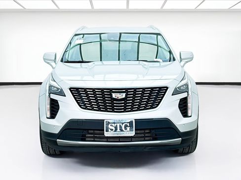 Used 2022 Cadillac XT4 Premium Luxury w/ Safety Alert Package image 2