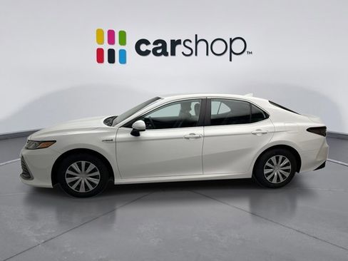 Used 2021 Toyota Camry LE image 2