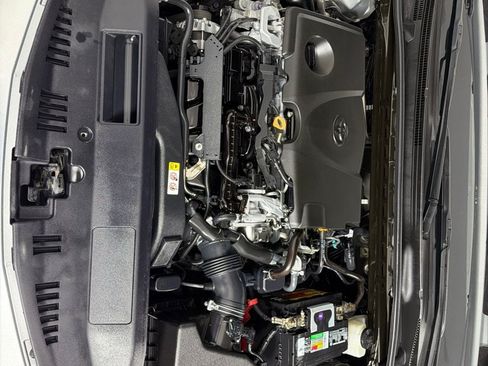 Used 2020 Toyota Camry SE FWD image 27