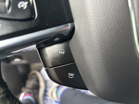 Used 2023 Chevrolet Corvette Stingray Convertible w/ Z51 Performance Package image 37