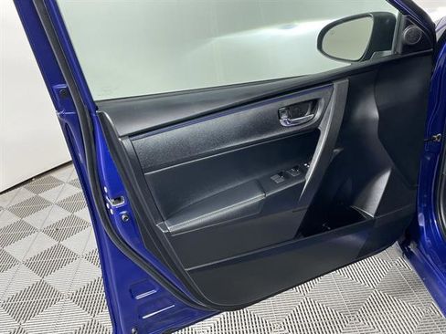 Certified 2018 Toyota Corolla SE image 19