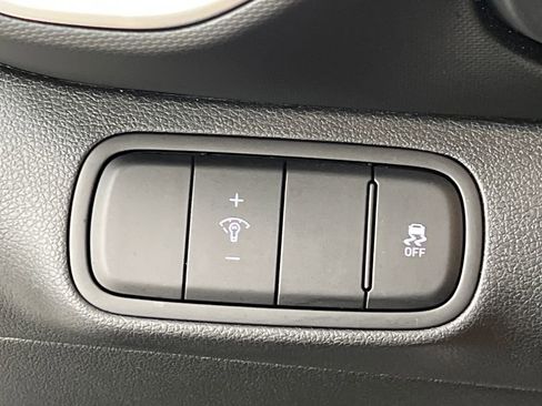 Used 2025 Hyundai Venue SE FWD image 37
