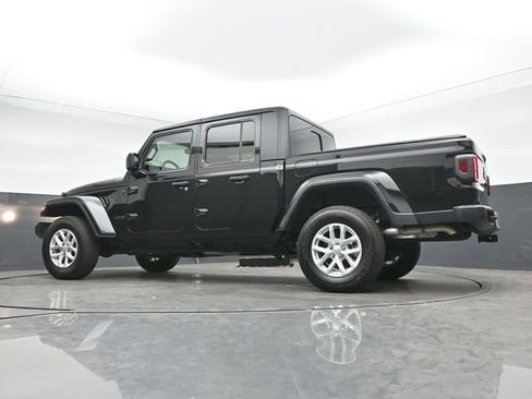 Used 2023 Jeep Gladiator Sport AWD/4WD image 15