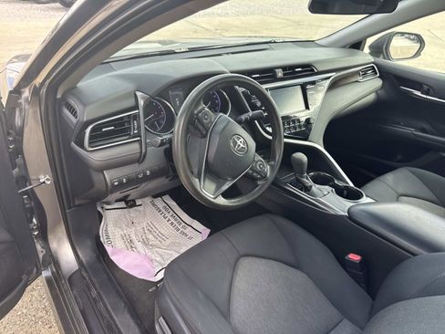 Used 2019 Toyota Camry SE image 17