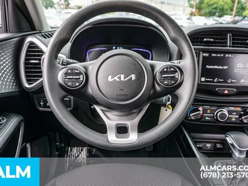 Used 2025 Kia Soul LX w/ LX Technology Package FWD image 28