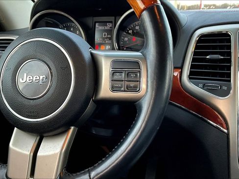 Used 2013 Jeep Grand Cherokee Overland image 13