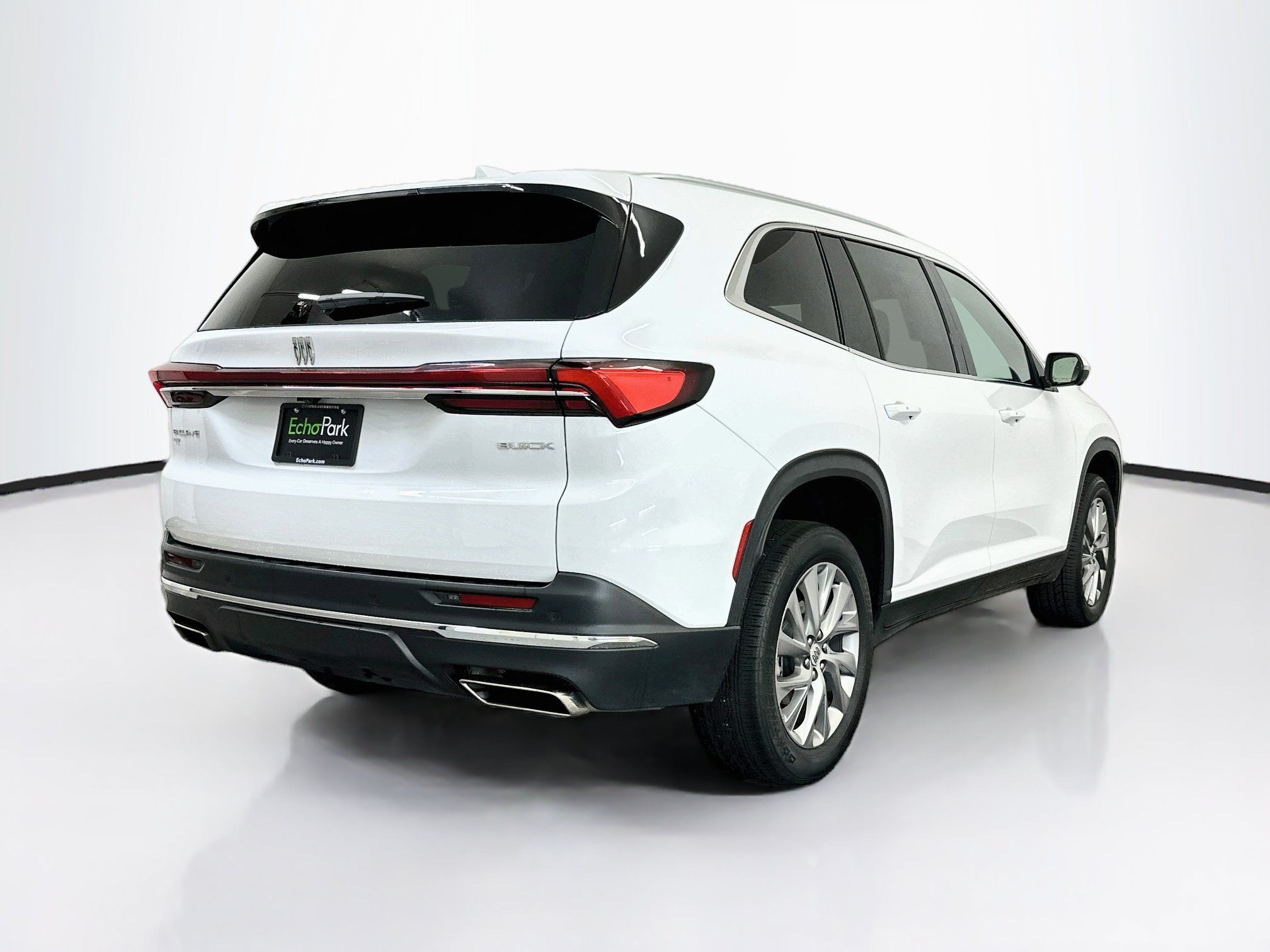 Used 2025 Buick Enclave Preferred AWD/4WD image 9