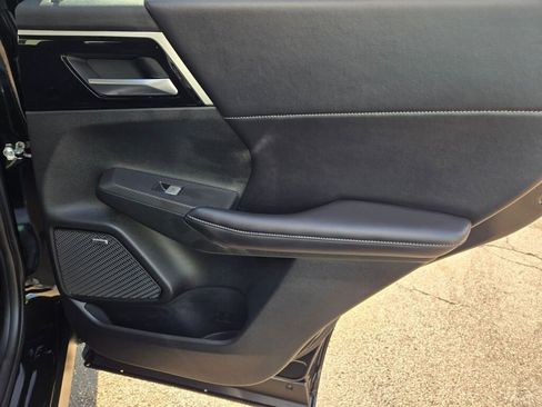 New 2025 Mitsubishi Outlander SE image 10
