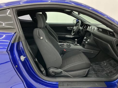 Used 2016 Ford Mustang Coupe RWD image 15
