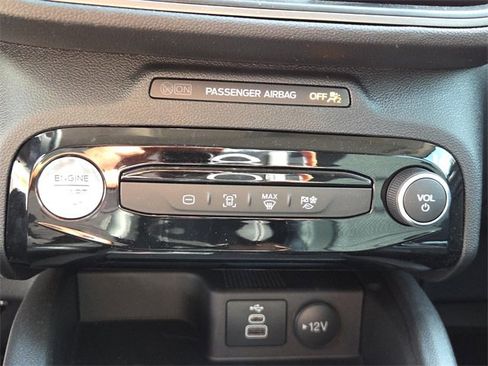 New 2025 Ford Escape SE image 21