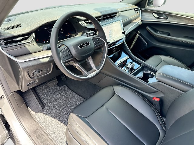 New 2026 Jeep Grand Cherokee Limited AWD/4WD image 7